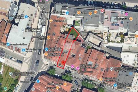 Prédio na baixa do Porto para reconstruir e ampliar - Zona ARU