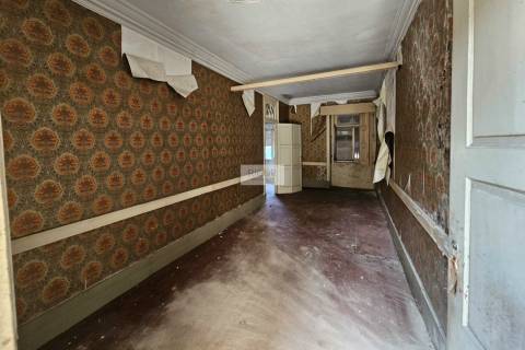 Prédio na baixa do Porto para reconstruir e ampliar - Zona ARU