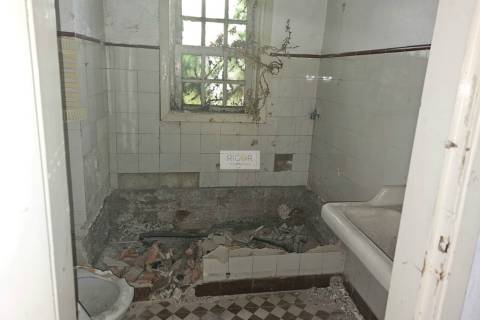 Prédio na baixa do Porto para reconstruir e ampliar - Zona ARU