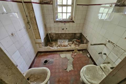 Prédio na baixa do Porto para reconstruir e ampliar - Zona ARU