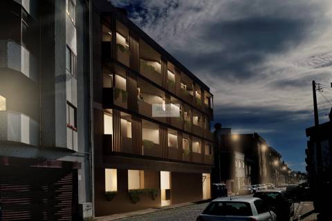 Apartamento T1 com varanda no coração de Leça da Palmeira