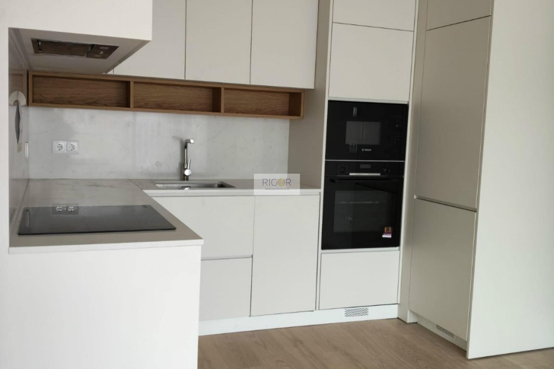 Apartamento T2 junto ao parque da cidade em Matosinhos sul