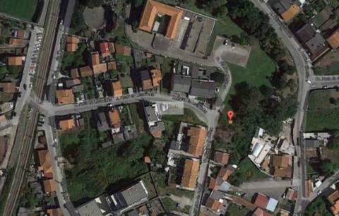 Terreno para Construção de Moradia de 3 frentes em Pedrouços