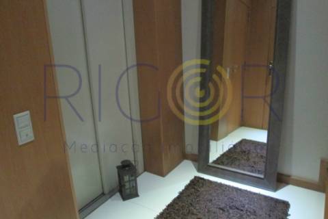 Moradia com 3 frentes como nova no centro de Ermesinde