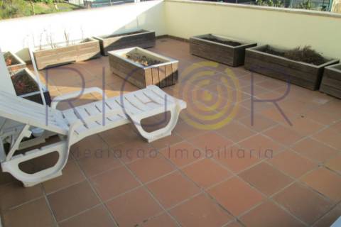 Moradia com 3 frentes como nova no centro de Ermesinde