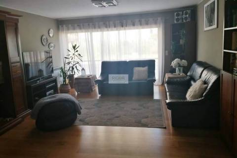 Apartamento T4 de 3 frentes na Urbanização dos Maninhos