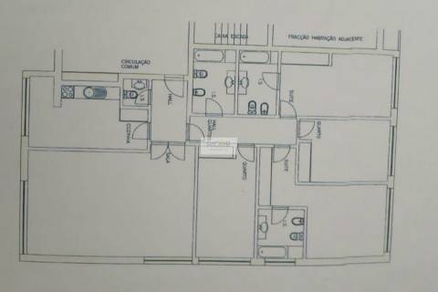 Apartamento T4 de 3 frentes na Urbanização dos Maninhos