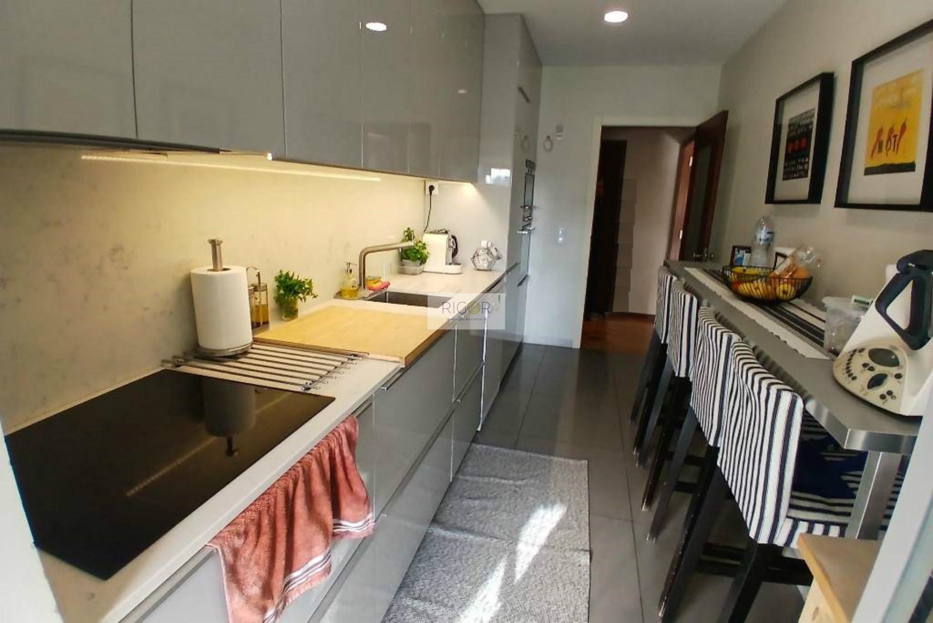 Apartamento T3 de 2 frentes na urbanização dos Caolinos