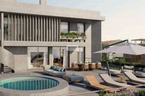 Apartamento T4 dúplex recuado com terraço em construção à Boavista