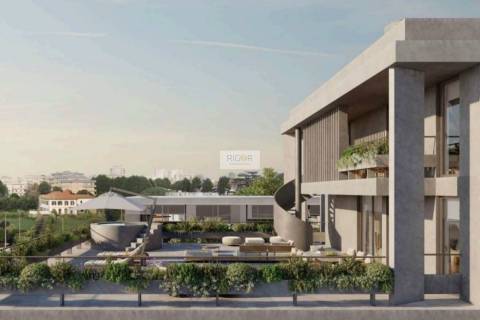 Apartamento T4 dúplex recuado com terraço em construção à Boavista