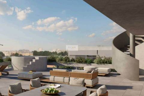 Apartamento T4 dúplex recuado com terraço em construção à Boavista