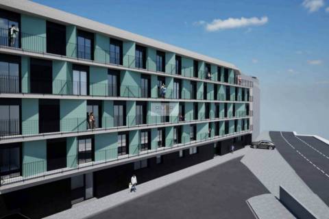 Apartamento T2 com varanda e garagem ao Pólo Universitário