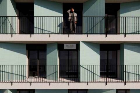 Apartamento T2 com varanda e garagem ao Pólo Universitário