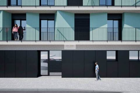 Apartamento T2 com varanda e garagem ao Pólo Universitário