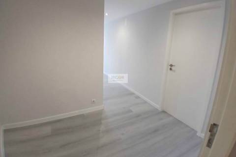 Apartamento T4 remodelado com garagem em Braga