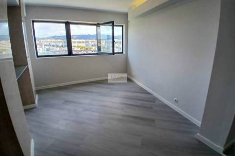Apartamento T4 remodelado com garagem em Braga