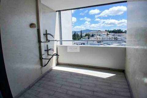 Apartamento T4 remodelado com garagem em Braga