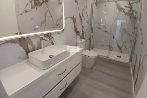 Apartamento T4 remodelado com garagem em Braga