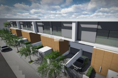 Moradia T3 de 2 frentes e jardim em construção em Águas Santas