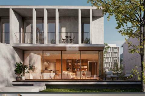 Moradia T3 em construção de 2 frentes em Arcozelo