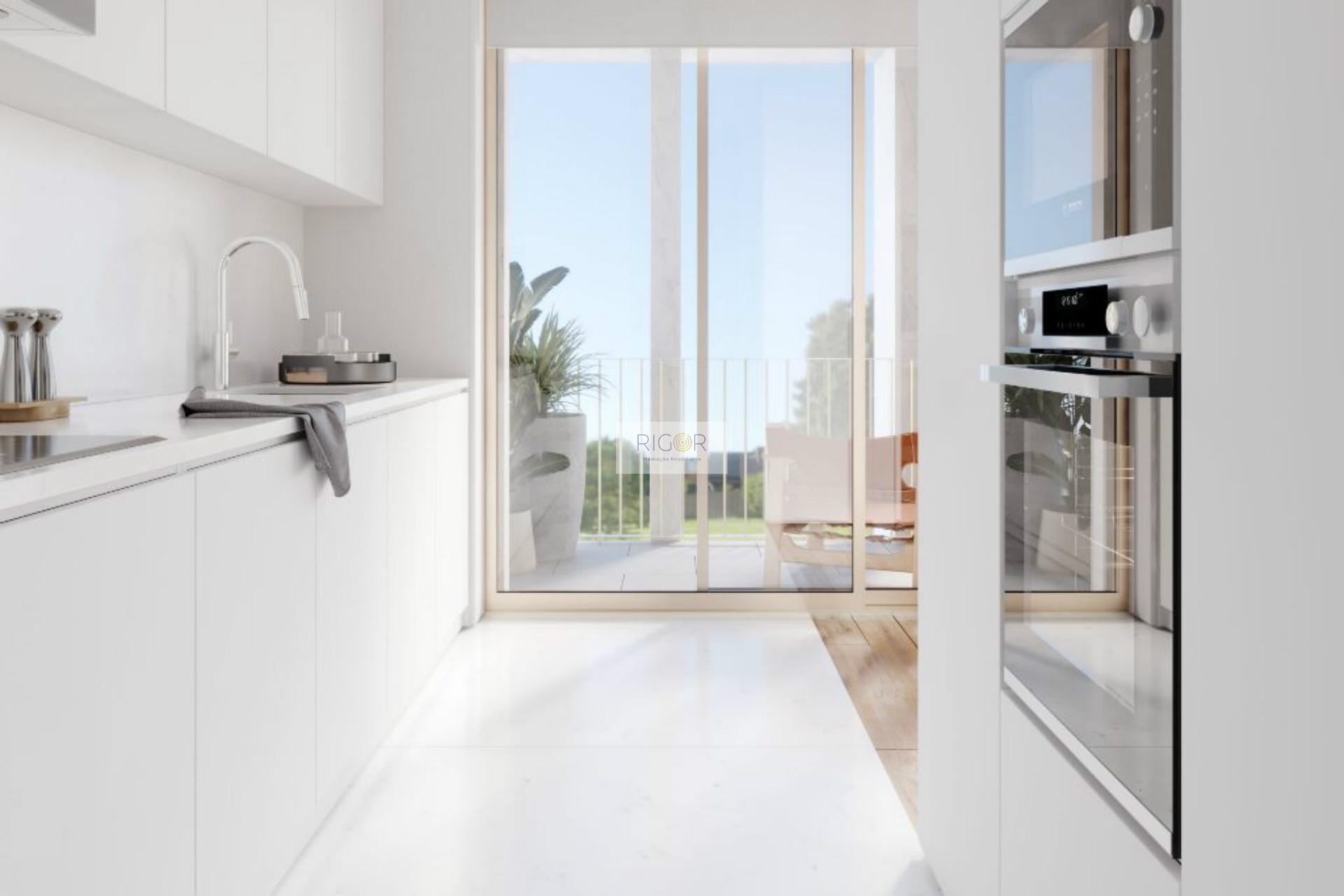 Apartamento T3 com varanda em construção em Arcozelo.