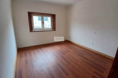 Moradia T3+2 de 4 frentes à Junta de Freguesia de Nine, Famalicão