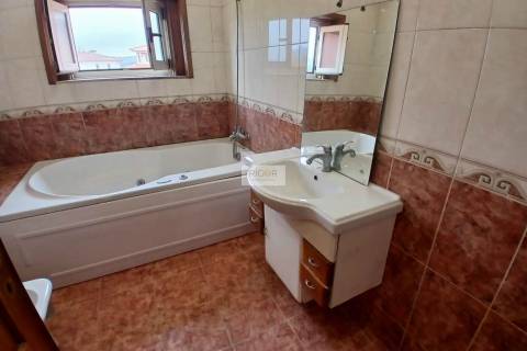 Moradia T3+2 de 4 frentes à Junta de Freguesia de Nine, Famalicão