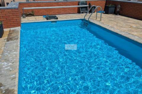 Apartamento T5 triplex de 3 frentes com piscina ao colégio luso francês