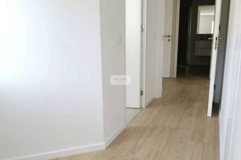 Apartamento T3 novo em Matosinhos junto ao Metro a 900 metros da praia