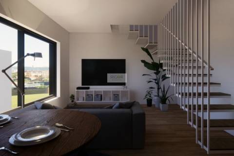 Apartamento T1 dúplex junto ao Metro