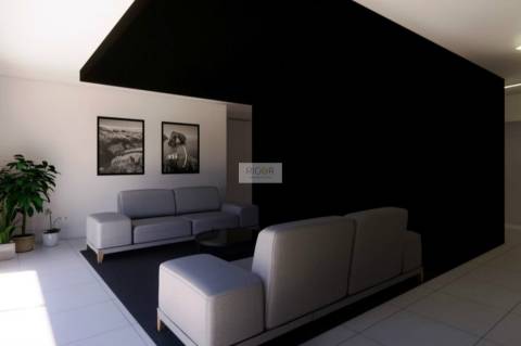 Apartamento T1 dúplex junto ao Metro