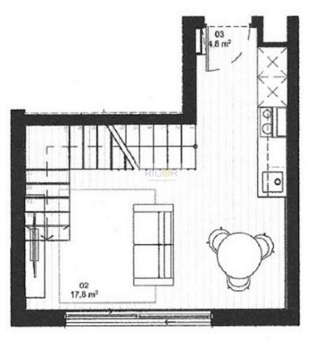 Apartamento T1 dúplex junto ao Metro