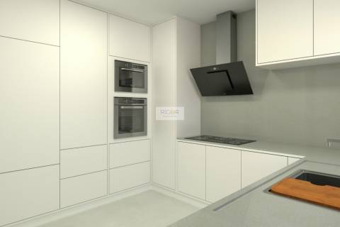 Moradia T3 de 3 frentes e jardim em construção em Águas Santas