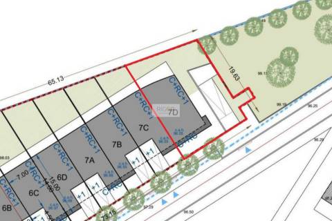 Moradia T3 de 3 frentes e jardim em construção em Águas Santas