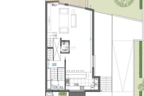 Moradia T3 de 3 frentes e jardim em construção em Águas Santas