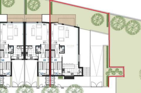 Moradia T3 de 3 frentes e jardim em construção em Águas Santas