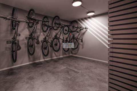 Apartamento T0 com terraço no centro de Matosinhos.