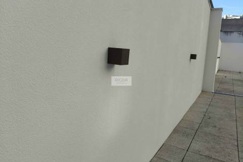 Apartamento T2 com terraço de 255m2 em Matosinhos