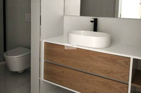 Apartamento T2 com terraço de 255m2 em Matosinhos