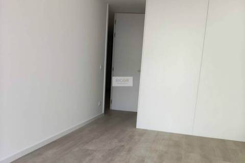 Apartamento T2 com terraço de 255m2 em Matosinhos