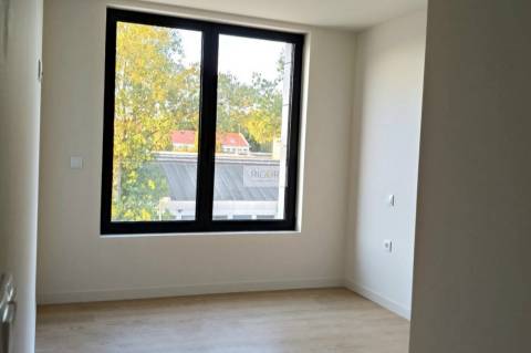 Apartamento T3 com varanda e vista mar em Matosinhos sul