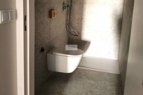 Apartamento T3 com varanda e vista mar em Matosinhos sul