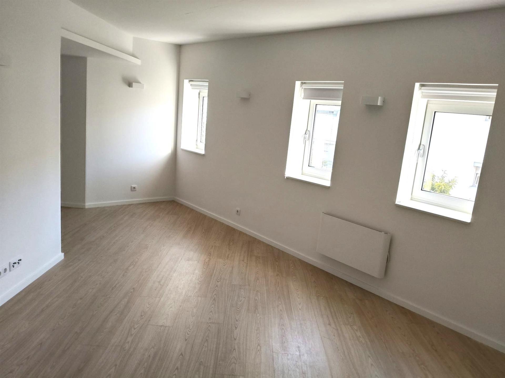 Apartamento T3 novo em Matosinhos junto ao Metro a 900 metros da praia