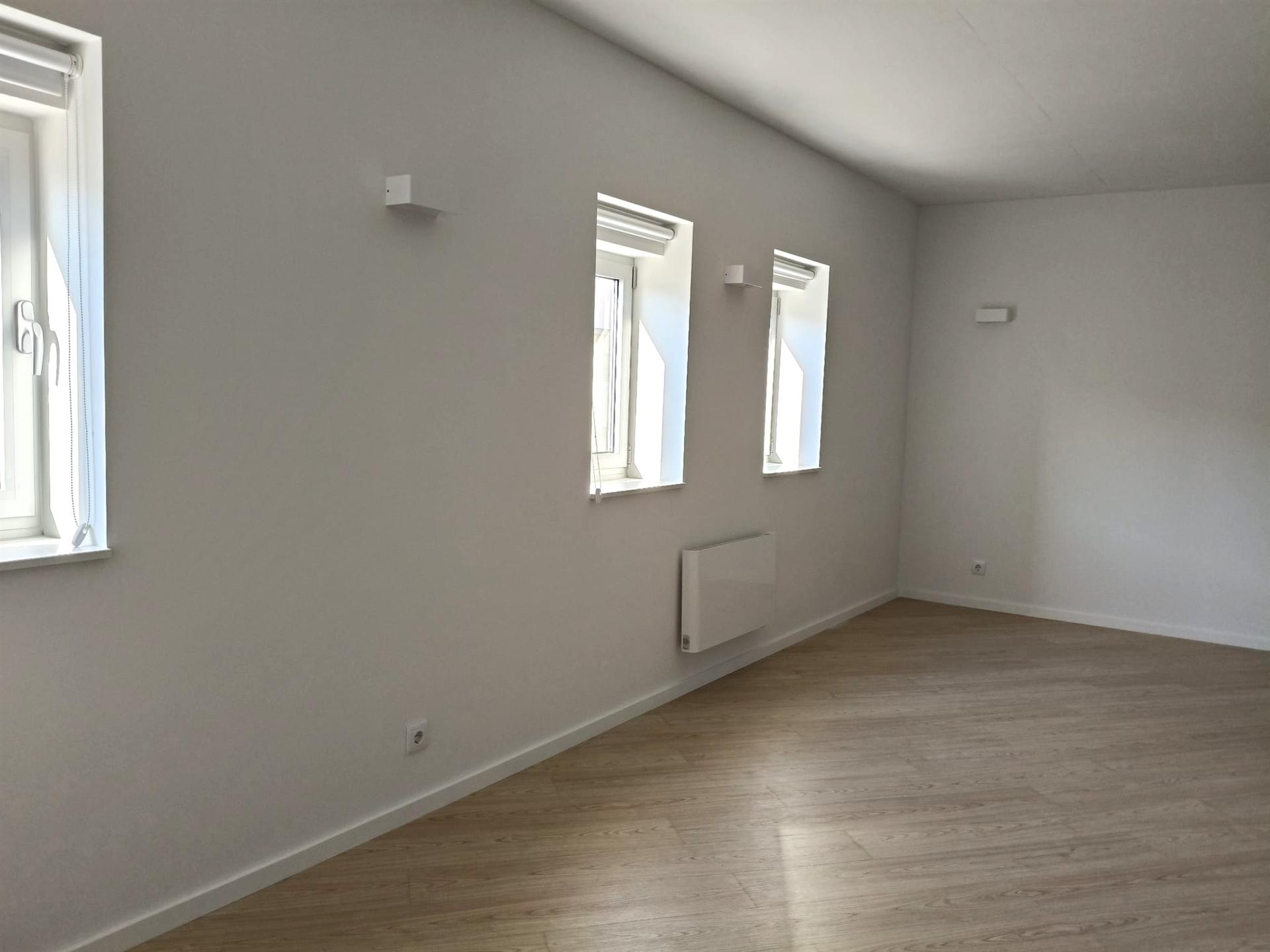 Apartamento T3 novo em Matosinhos junto ao Metro a 900 metros da praia