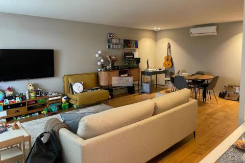 Apartamento T2 com 2 frentes, como novo, junto à “Casa das Artes”