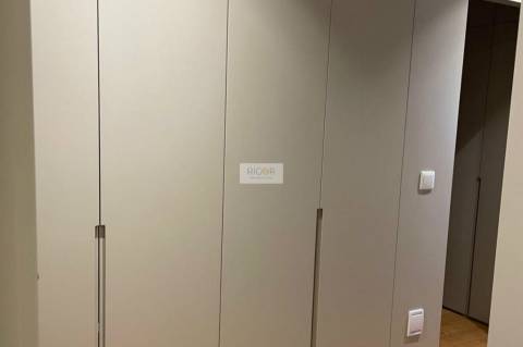 Apartamento T2 com 2 frentes, como novo, junto à “Casa das Artes”