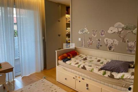 Apartamento T2 com 2 frentes, como novo, junto à “Casa das Artes”