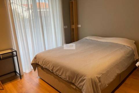 Apartamento T2 com 2 frentes, como novo, junto à “Casa das Artes”