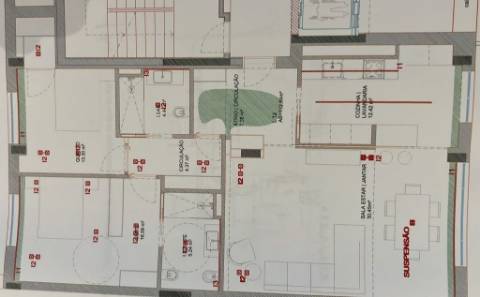 Apartamento T2 com 2 frentes, como novo, junto à “Casa das Artes”