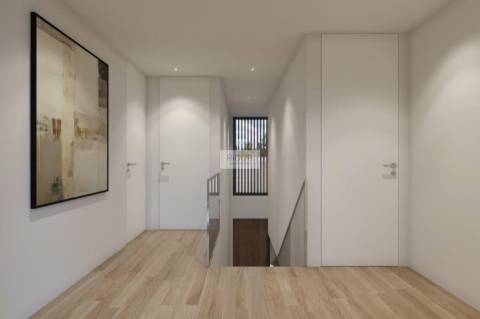 Moradia com 4 quartos e 120m2 de jardim no Castelo da Maia